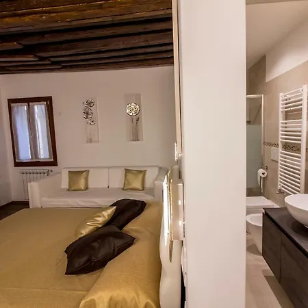 Golden דירה ונציה